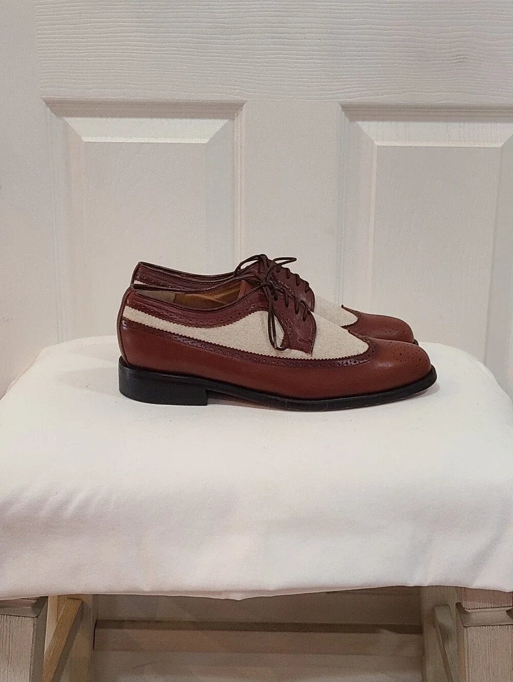 Leather Classics Men's Two-Tone Brown and Cream Wingtip Oxfords Vintage - Picture 8 of 16